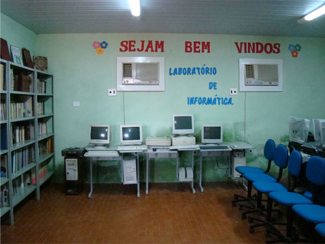 Cisternas e Biblioteca Solidaria