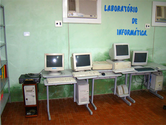 Cisternas e Biblioteca Solidaria