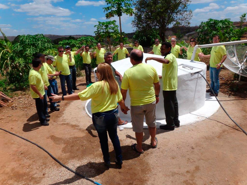 Entrega das Cisternas, Biblioteca Solidária,  Doações de Cestas
Básicas, Brinquedos e Uniformes - Comunidade de Targinos/CE  - UBIC,
realizado no último dia 04/12/13